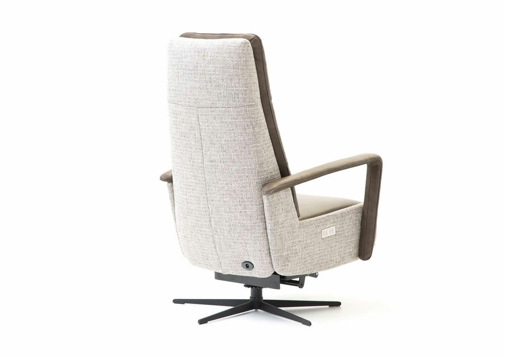 kronos-relaxfauteuils-3motoren-sta-op-stoel-zeus-kubus-wonen-culemborg