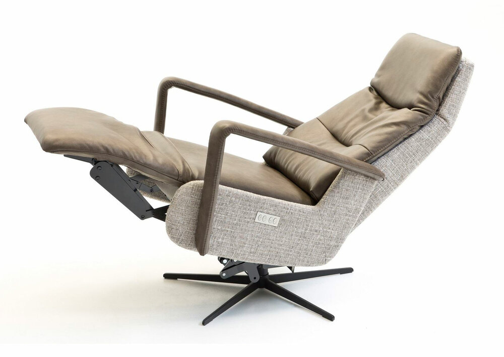 kronos-relaxfauteuils-3motoren-sta-op-stoel-zeus-kubus-wonen-culemborg