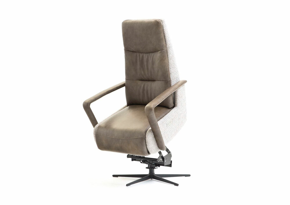 kronos-relaxfauteuils-3motoren-sta-op-stoel-zeus-kubus-wonen-culemborg