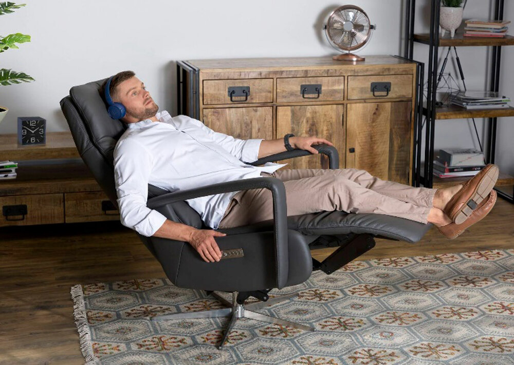 kronos-relaxfauteuils-3motoren-sta-op-stoel-zeus-kubus-wonen-culemborg 