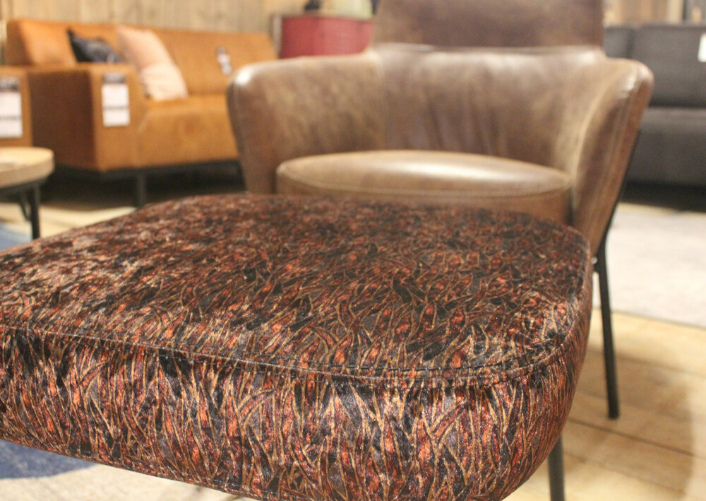 lisanne,fauteuil,het,anker,meubelen,africa,leder,kubus,wonen,culemborg,fauteuils,hockers,poef,afrika,leer,