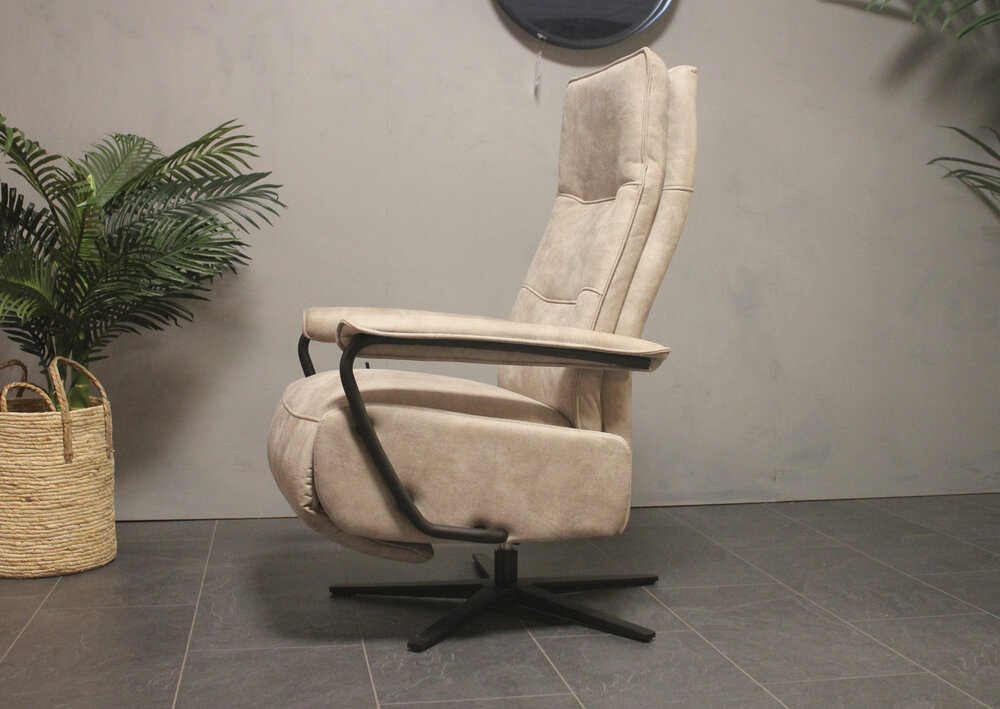 relaxfauteuil-gerano-microleder-taurus-rekaxfauteuils-kubus-wonen-culemborg-outlet-sale-opruiming