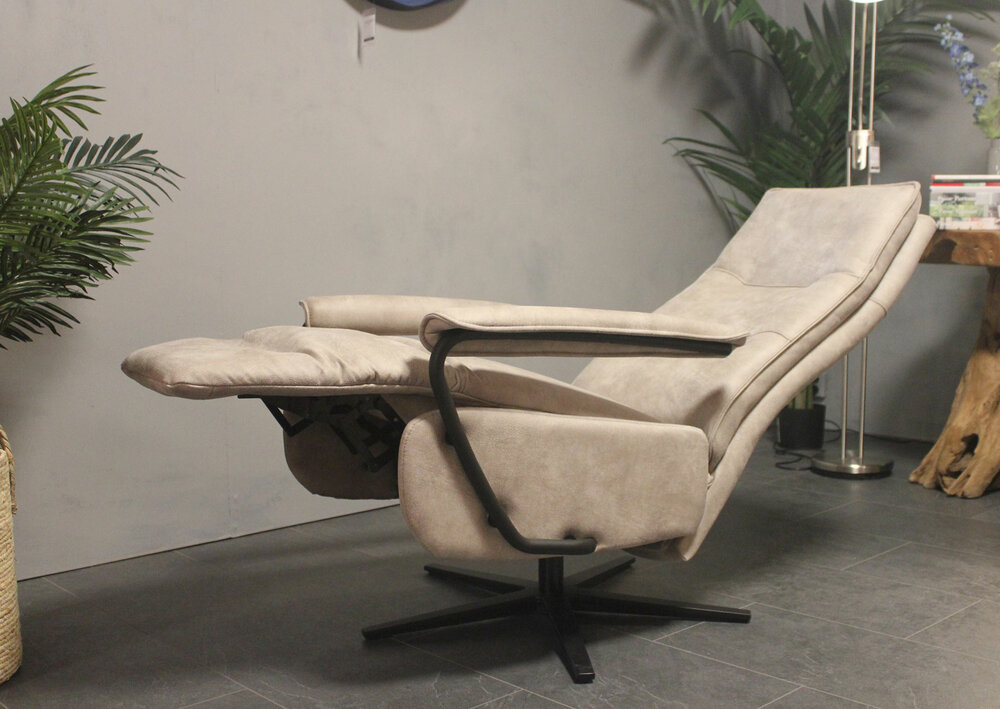 relaxfauteuil-gerano-microleder-taurus-rekaxfauteuils-kubus-wonen-culemborg-outlet-sale-opruiming