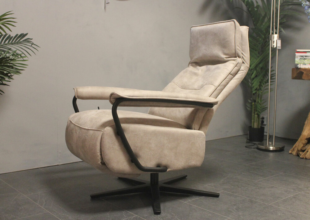 relaxfauteuil-gerano-microleder-taurus-rekaxfauteuils-kubus-wonen-culemborg-outlet-sale-opruiming