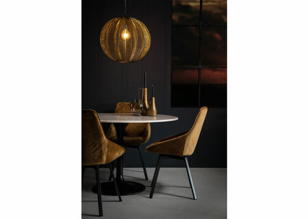 Beau-eetkamerstoelen-kubus-wonen-culemborg-by-boo-eetkamerstoel-okergeel-velvet-stof 