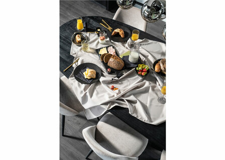 Aron-eetkamertafel-ovaal-mango-hout-eleonora-kubus-wonen-culemborg-eetkamertafels-houten-tafels